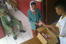 Habis coblos, warga...