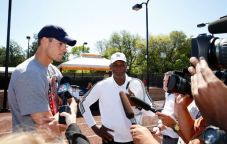 Isner tanding bareng...