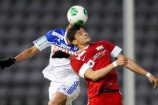 Tottenham pertimbangkan...