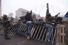Ukraina timur kian memanas,...