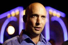 Menteri Israel desak...
