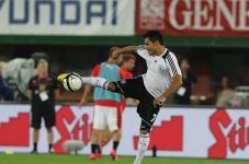 Gundogan absen di Piala...