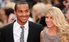 Theo Walcott resmi jadi...