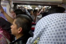 AC mati, penumpang KRL...