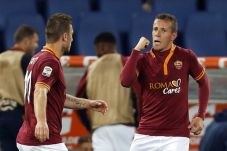 Roma unggul dua gol...