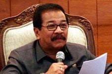 Pakde Karwo bantah telantarkan...