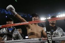 Top Rank digugat petinjunya...