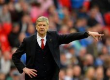 Wenger ingin sapu bersih...