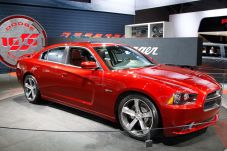 Dodge Charger 2015 pertahankan...