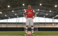 Lakoni debut, Kallstrom...
