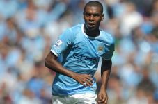 Gol Fernandinho bawa...