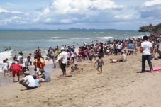 Libur panjang, Pantai...