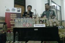 Polisi amankan 328 botol...