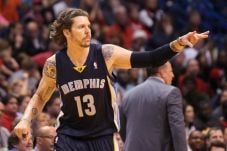 Veteran Grizzlies ngotot...
