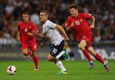 Wenger: Wilshere bakal...
