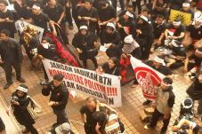 Ribuan SP Bank BTN demo...