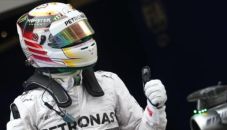 Hamilton catat hat-trick...