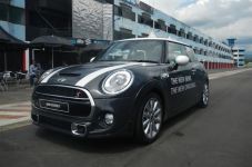 MINI Cooper S 2014 lebih...