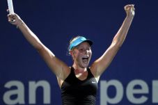 Tumbangkan Cibulkova,...