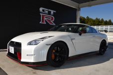 Nissan pamerkan GT-R...