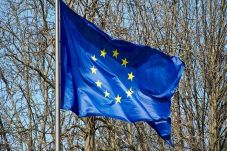 UE harap segera ada...