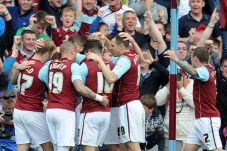 Burnley ikuti Leicester...
