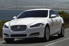 Jaguar XJ 2.0 hadir...
