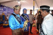 Pemberian gelar pangeran...