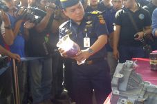 Bandara bongkar penyelundupan...