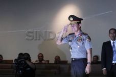 Kapolri umbar jam tangan...