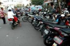 Juru parkir liar sudah...