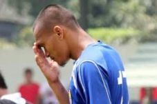 Ferdinand sandang pemain...