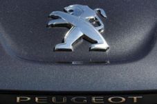 Pendapatan Peugeot kuartal...
