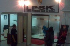 Kepsek JIS sambangi...
