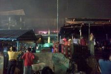 Titik api masih terlihat...