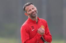 Giggs bangga latih United...