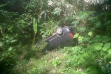 Pengemudi ngantuk Avanza...