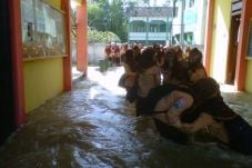 Ribuan santri Ponpes...