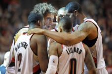 Damian Lillard puji...