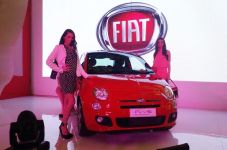 Fiat 500 sabet 5 bintang...
