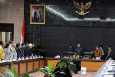 SBY minta jajarannya...