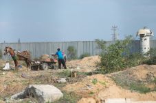 Tentara Israel cederai...