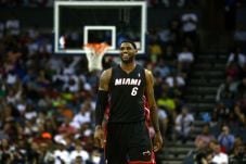 Hancurkan Bobcats, Heat...