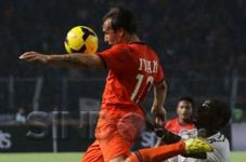 Sarangkan satu gol,...