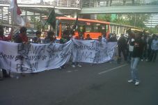 Aktivis HMI protes ke...
