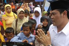 Aceng Fikri tersandung...