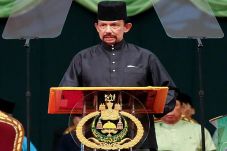 Syariah Islam berlaku...