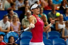 Stosur dipulangkan petenis...
