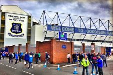Everton berencana bangun...