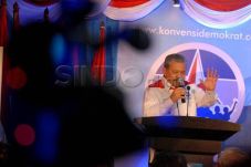 Hayono Isman sindir...